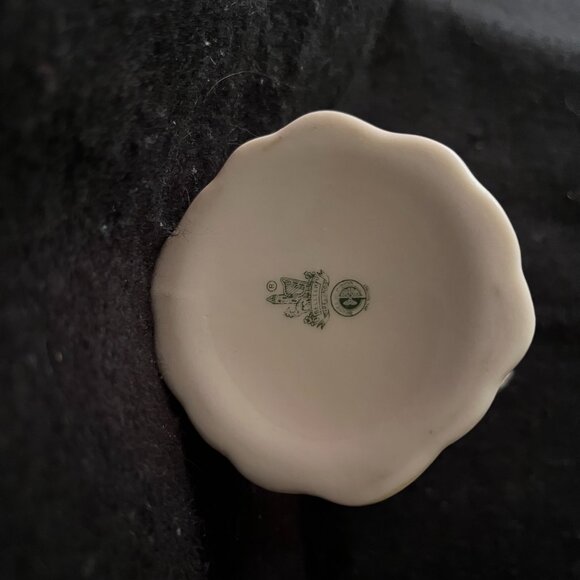 Vintage Belleek/Ireland Porcelain Flower Vase* - Picture 6 of 9